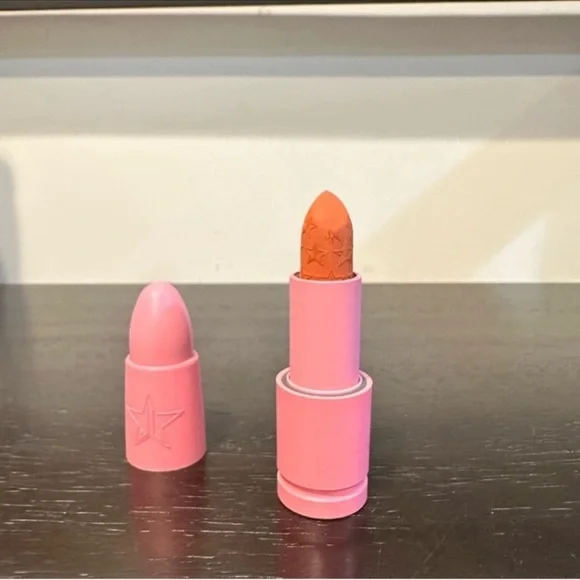 Jeffree Star Wyoming Ice Tea Velvet Trap Matte Lipstick - Picture 5 of 10